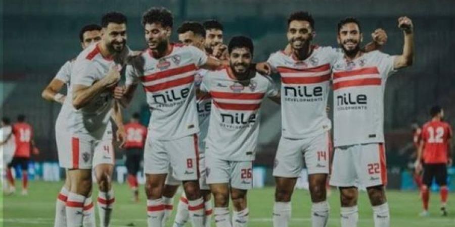 المصري يتقدم على الزمالك ويحسم نتيجة الشوط الأول